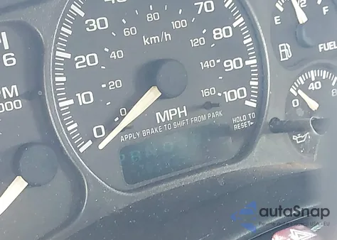 2002 Chevrolet Suburban Ls z USA, uszkodzony, nr VIN 1GNEC16Z22J299794